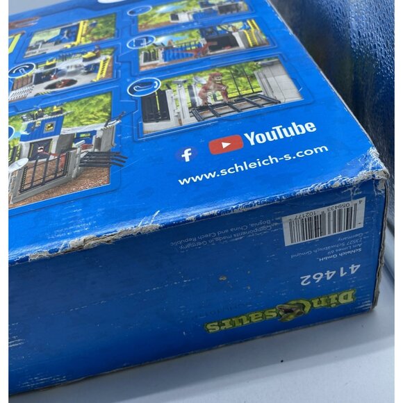 Schleich Dinosaurs Research Station Playset 41462 - Picture 12 of 14